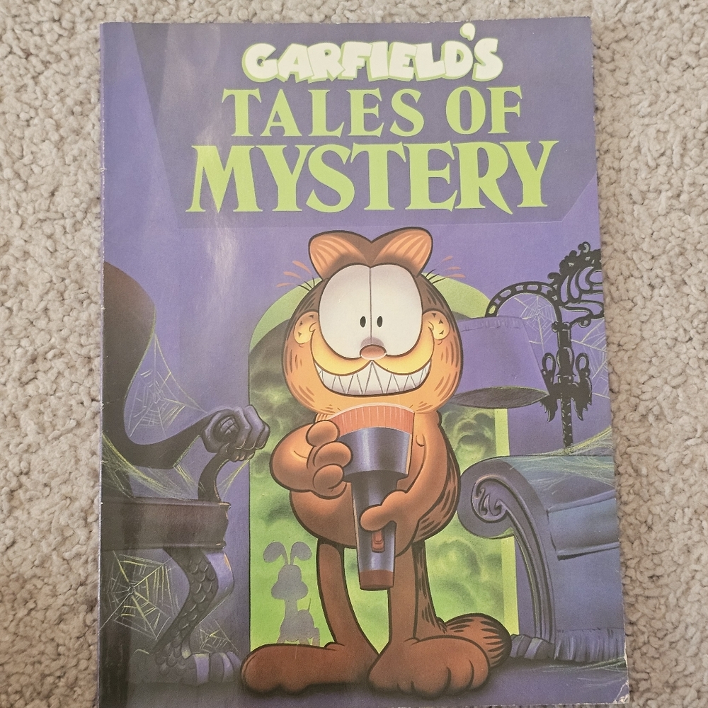 Garfield's Tales of Mystery 1991 Paperback Jim Davis PAWS, INC 8"X11" Odie